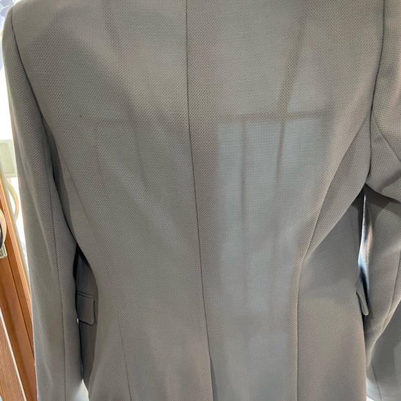 Stylish Blazer! - Picture 3 of 4